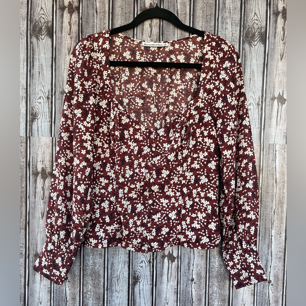 Abercrombie & Fitch Maroon and White Floral Blouse Size M